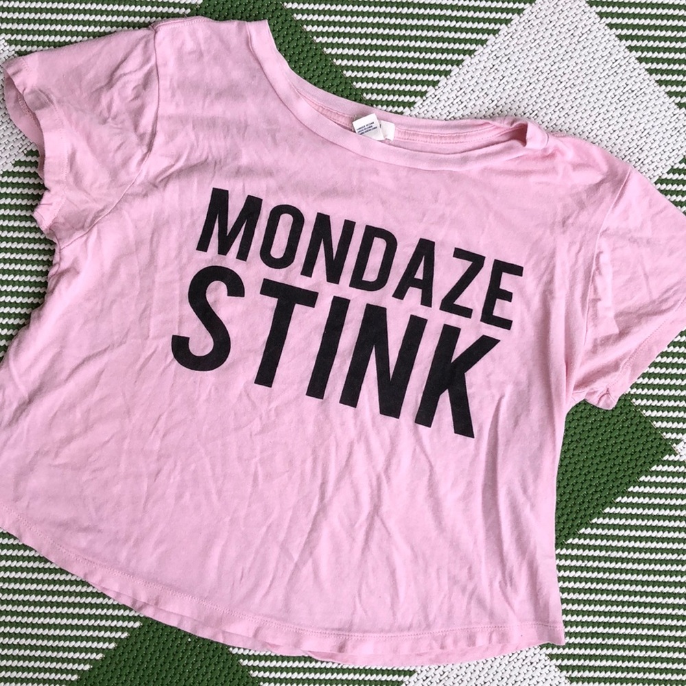 Forever 21 Pink graphic t-shirt. Mondaze stink. Graphics size small